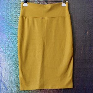 ✨ LulaRoe Yellow Cassie Pencil Skirt